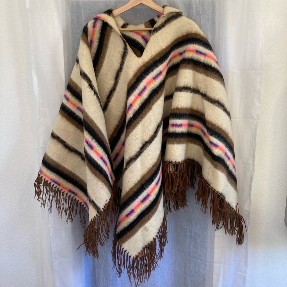 Beautiful Vintage Wool Poncho with Collar and Fringe